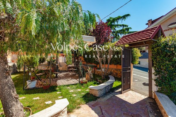 casa indipendente in vendita a Guidonia Montecelio in zona Setteville