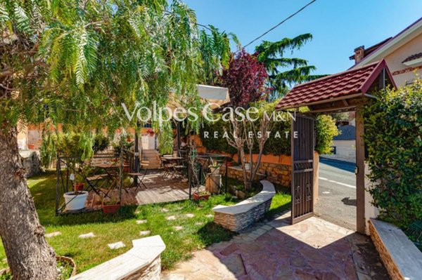 casa indipendente in vendita a Guidonia Montecelio in zona Montecelio