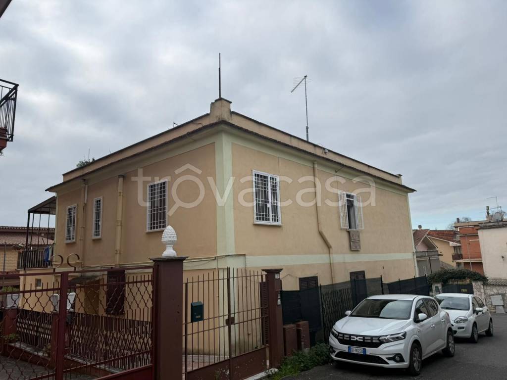 appartamento in vendita a Guidonia Montecelio in zona Montecelio