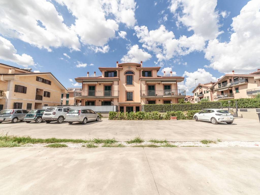 appartamento in vendita a Guidonia Montecelio in zona Setteville