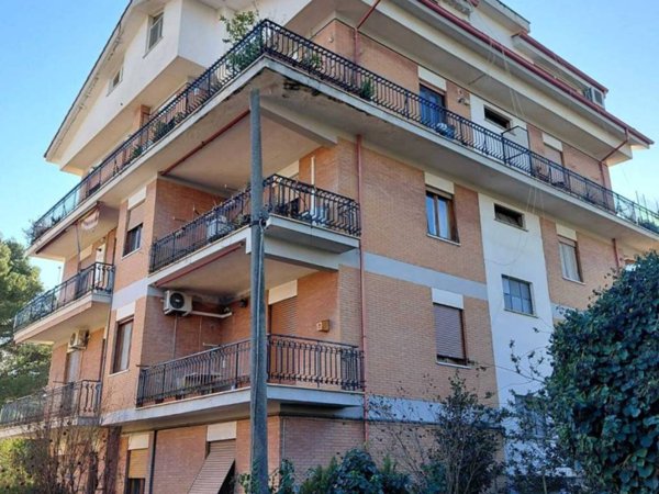 appartamento in vendita a Guidonia Montecelio in zona Guidonia