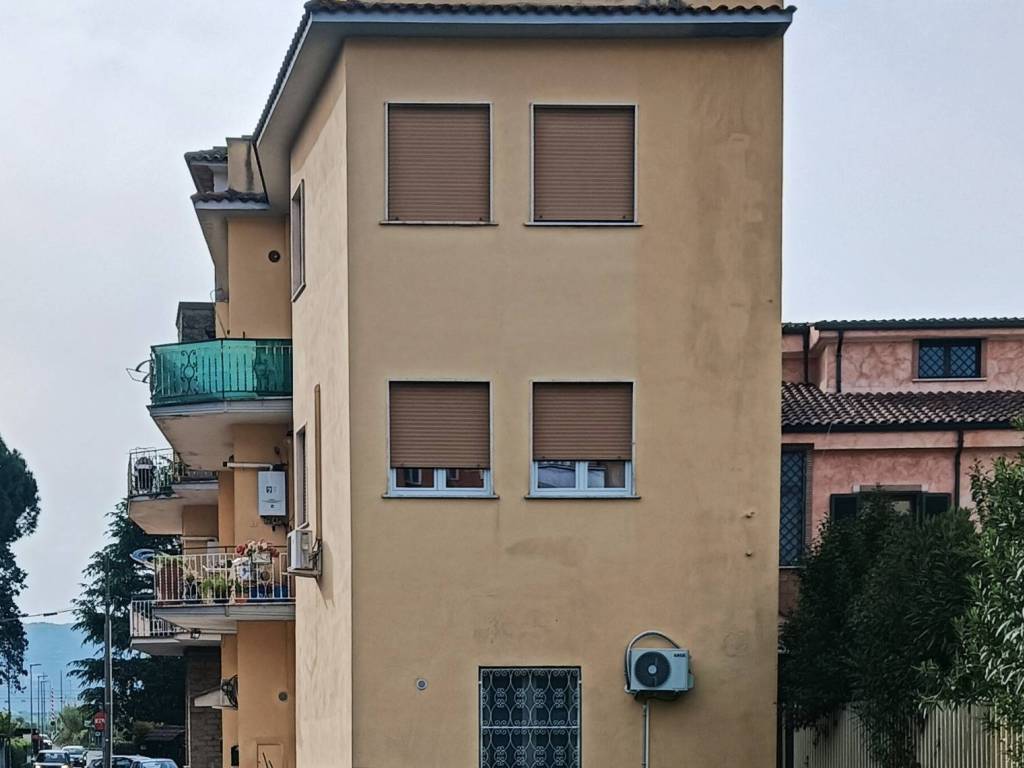 appartamento in vendita a Guidonia Montecelio in zona Guidonia