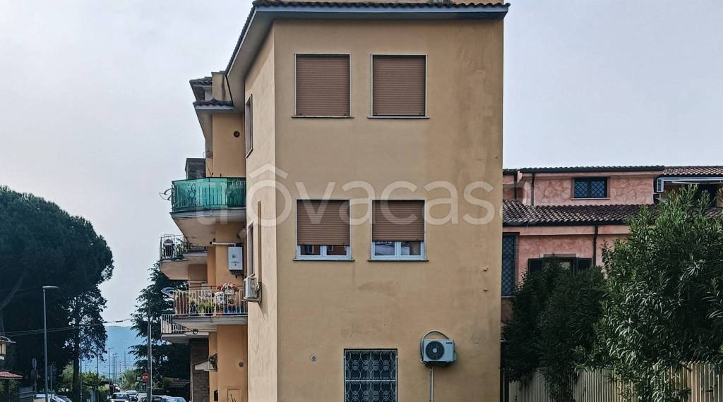 appartamento in vendita a Guidonia Montecelio in zona Guidonia