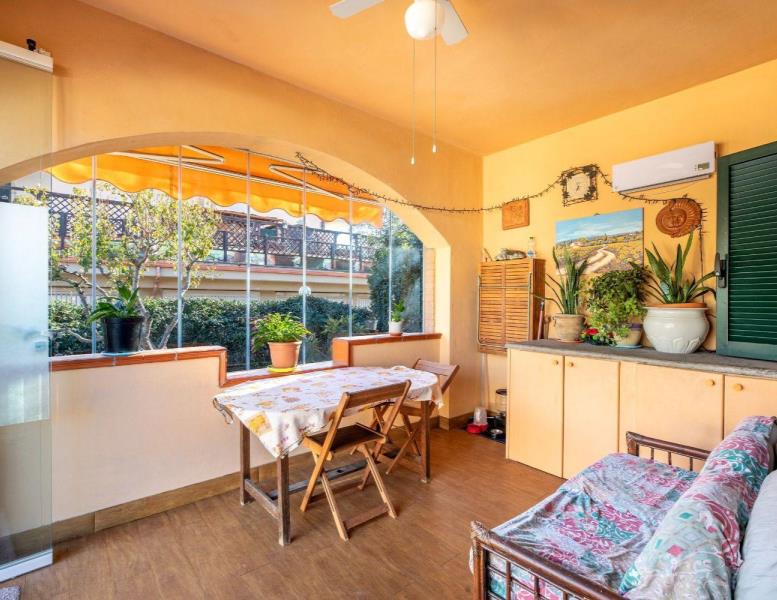 casa indipendente in vendita a Guidonia Montecelio in zona Setteville