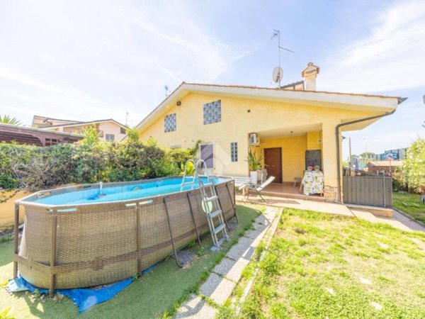 casa indipendente in vendita a Guidonia Montecelio in zona Setteville