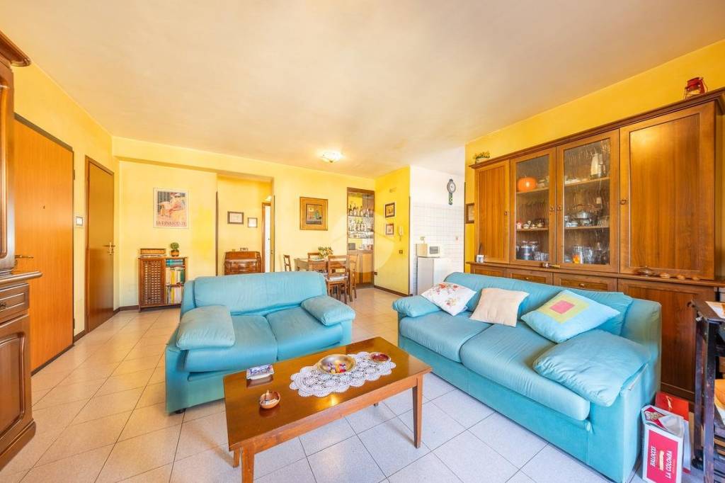 appartamento in vendita a Guidonia Montecelio in zona Guidonia