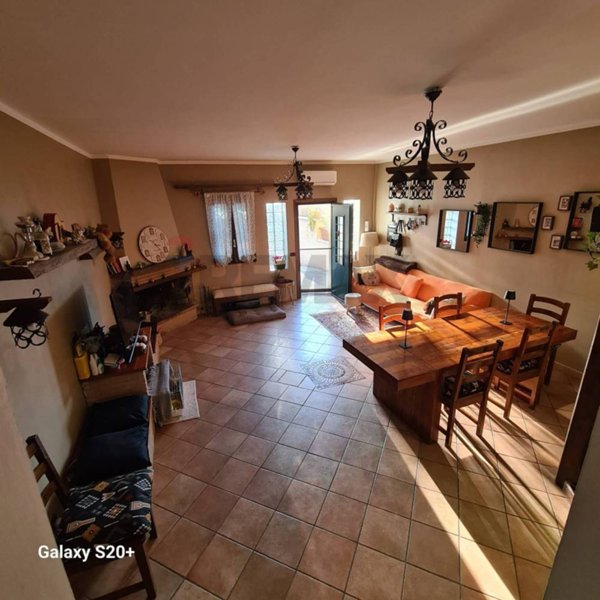 casa indipendente in vendita a Guidonia Montecelio in zona Marco Simone