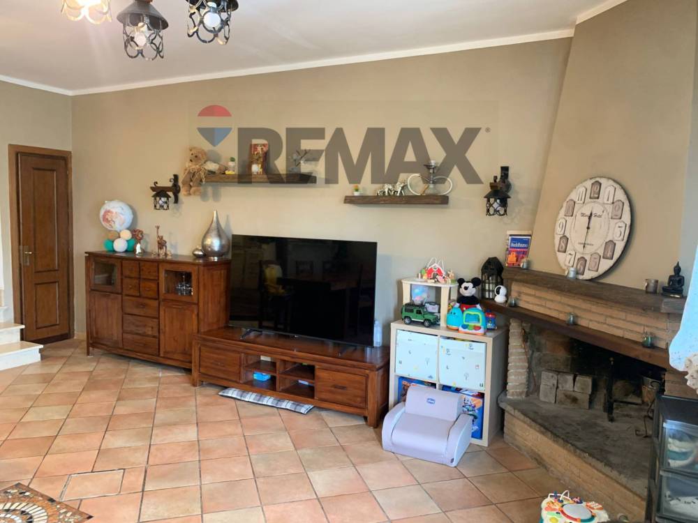 casa indipendente in vendita a Guidonia Montecelio in zona Marco Simone