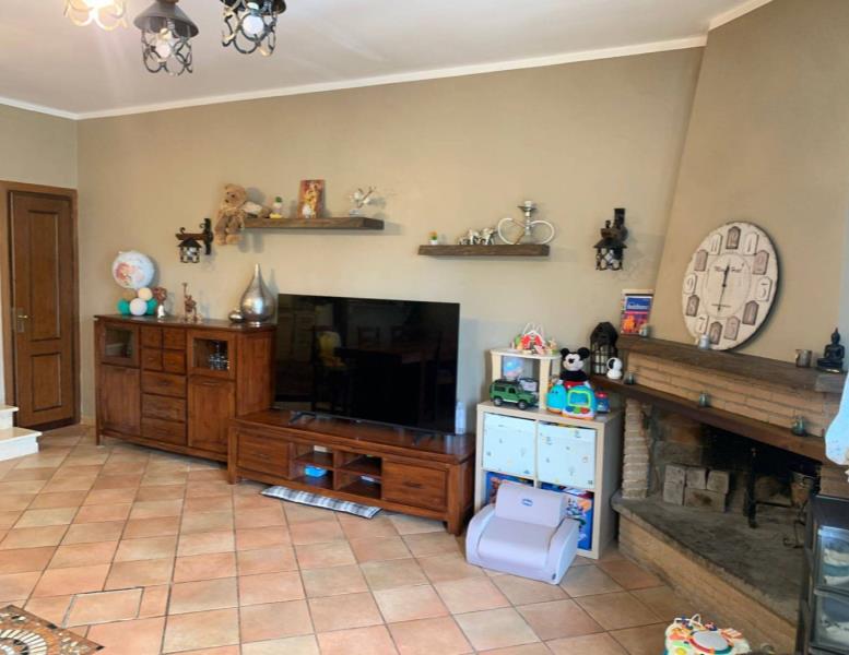 casa indipendente in vendita a Guidonia Montecelio in zona Marco Simone