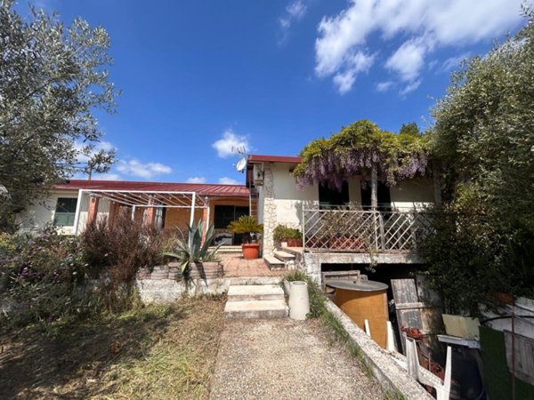 casa indipendente in vendita a Guidonia Montecelio