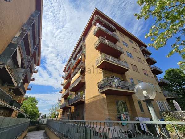 appartamento in vendita a Guidonia Montecelio in zona Guidonia