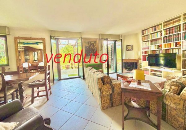 casa indipendente in vendita a Guidonia Montecelio in zona Marco Simone