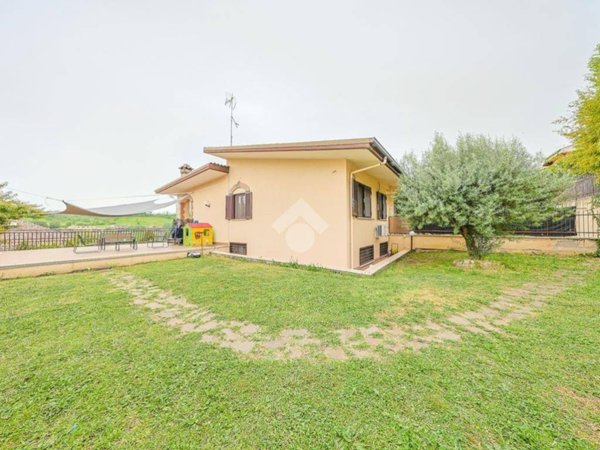 casa indipendente in vendita a Guidonia Montecelio in zona Marco Simone