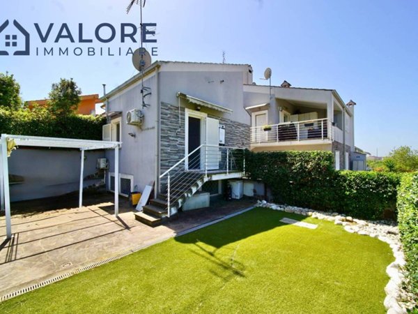 casa indipendente in vendita a Guidonia Montecelio in zona Colleverde