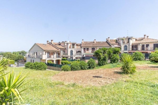 appartamento in vendita a Guidonia Montecelio in zona Marco Simone