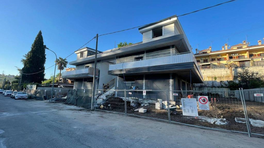 appartamento in vendita a Guidonia Montecelio in zona Marco Simone