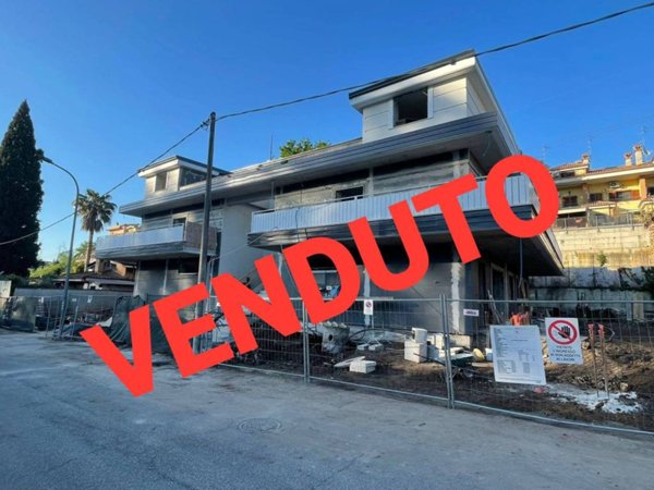 appartamento in vendita a Guidonia Montecelio in zona Marco Simone