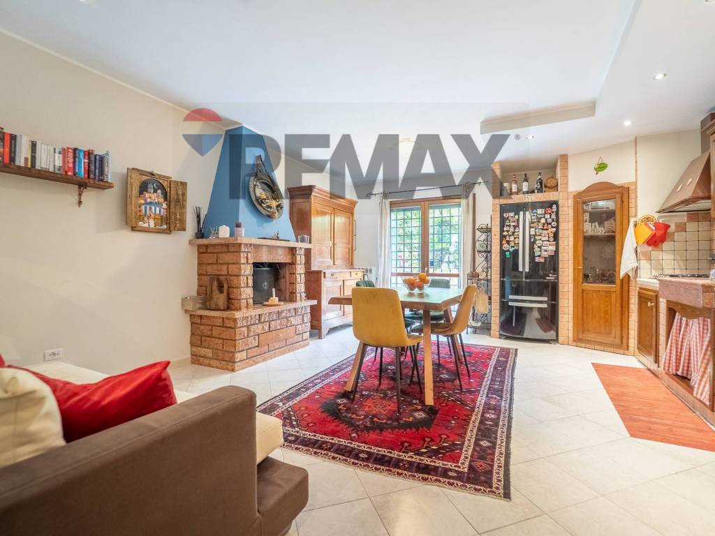 casa indipendente in vendita a Guidonia Montecelio in zona Marco Simone