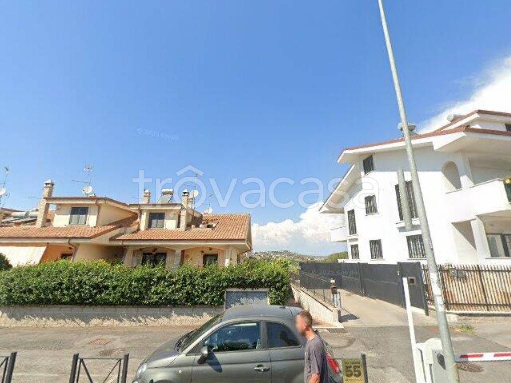 casa indipendente in vendita a Guidonia Montecelio in zona Marco Simone