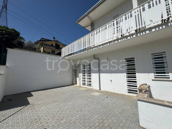 casa indipendente in vendita a Guidonia Montecelio in zona Setteville