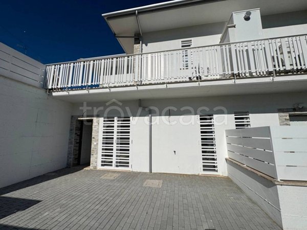 casa indipendente in vendita a Guidonia Montecelio in zona Setteville