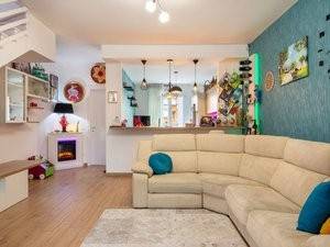 casa indipendente in vendita a Guidonia Montecelio in zona Setteville