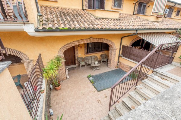 appartamento in vendita a Guidonia Montecelio in zona Guidonia