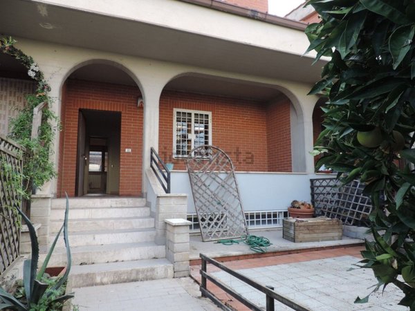 appartamento in vendita a Guidonia Montecelio in zona Guidonia