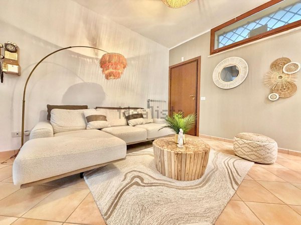 casa indipendente in vendita a Guidonia Montecelio in zona Marco Simone