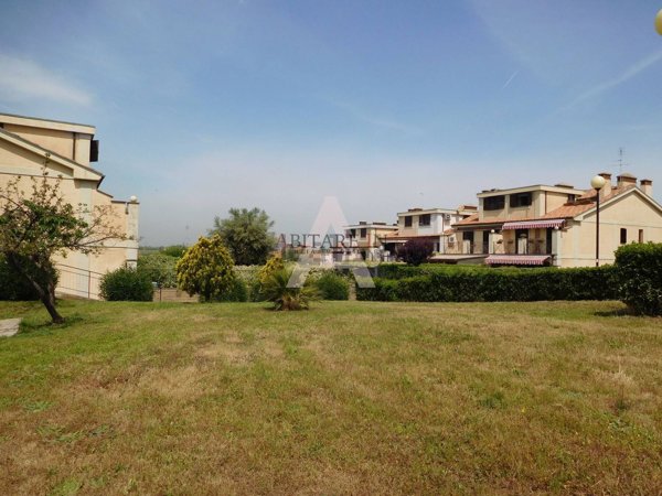 casa indipendente in vendita a Guidonia Montecelio in zona Marco Simone