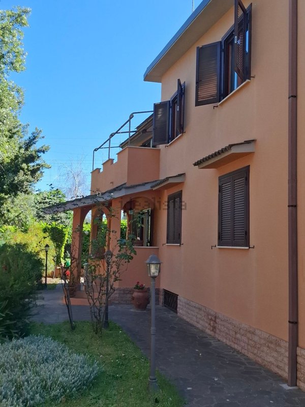 casa indipendente in vendita a Guidonia Montecelio