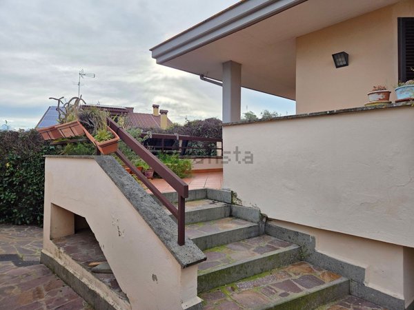 casa indipendente in vendita a Guidonia Montecelio in zona Guidonia