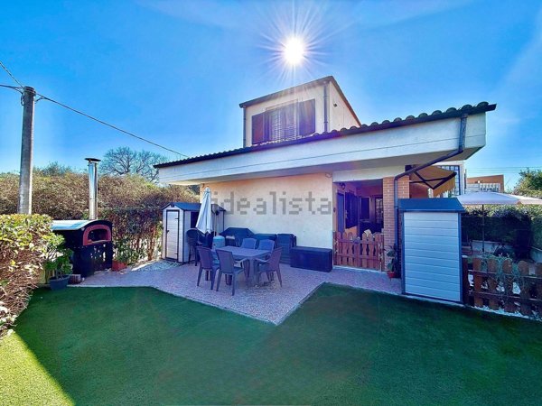 casa indipendente in vendita a Guidonia Montecelio in zona Setteville