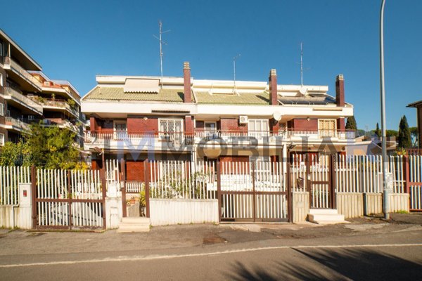 casa indipendente in vendita a Guidonia Montecelio in zona Guidonia