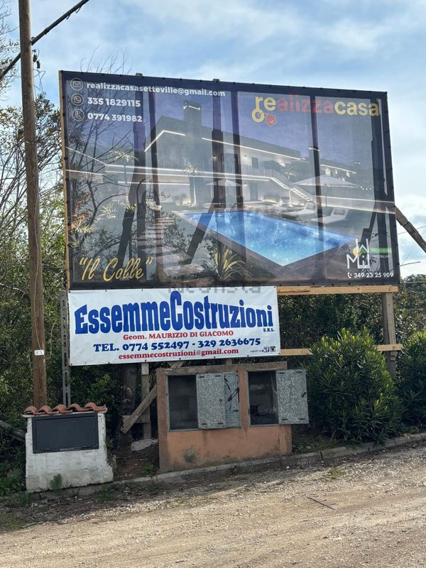 casa indipendente in vendita a Guidonia Montecelio in zona Setteville