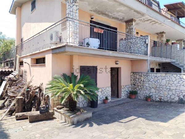 casa indipendente in vendita a Guidonia Montecelio in zona Marco Simone