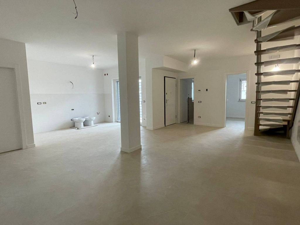 casa indipendente in vendita a Guidonia Montecelio in zona Setteville