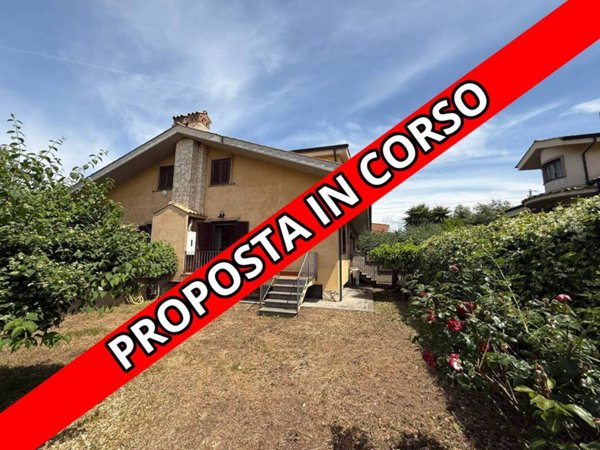casa indipendente in vendita a Guidonia Montecelio in zona Montecelio