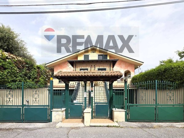 casa indipendente in vendita a Guidonia Montecelio in zona Setteville