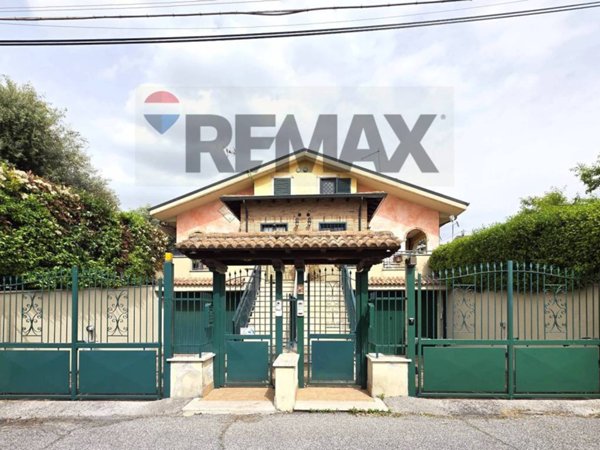 casa indipendente in vendita a Guidonia Montecelio in zona Setteville