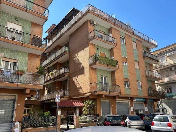 ufficio in vendita a Guidonia Montecelio in zona Villanova