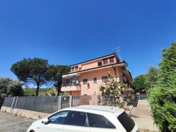 appartamento in vendita a Guidonia Montecelio in zona Guidonia