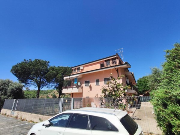 appartamento in vendita a Guidonia Montecelio in zona Guidonia