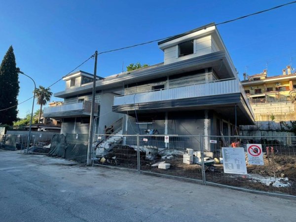 appartamento in vendita a Guidonia Montecelio in zona Marco Simone