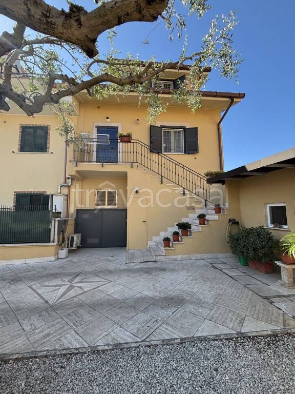 appartamento in vendita a Guidonia Montecelio in zona Villalba