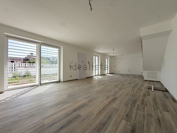 casa indipendente in vendita a Guidonia Montecelio in zona Marco Simone