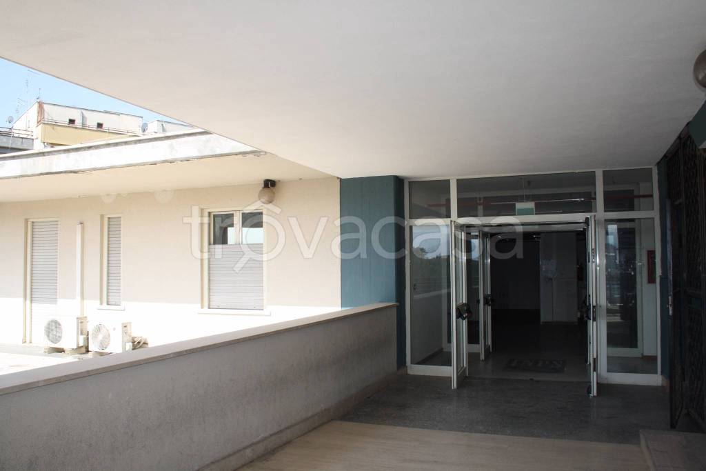 ufficio in vendita a Guidonia Montecelio in zona Montecelio