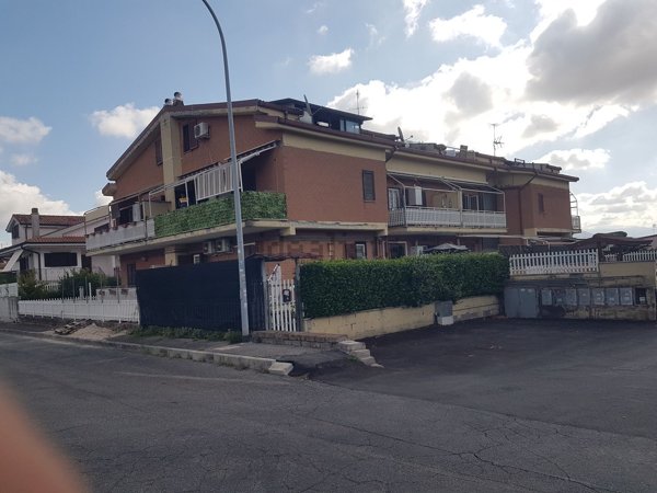 appartamento in vendita a Guidonia Montecelio in zona Guidonia
