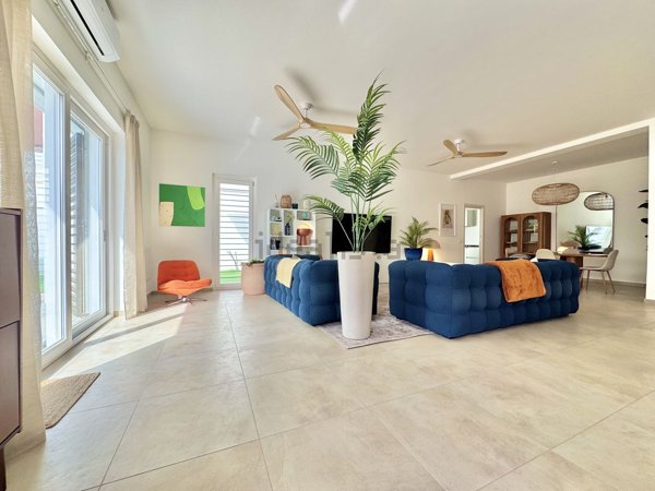 casa indipendente in vendita a Guidonia Montecelio in zona Marco Simone