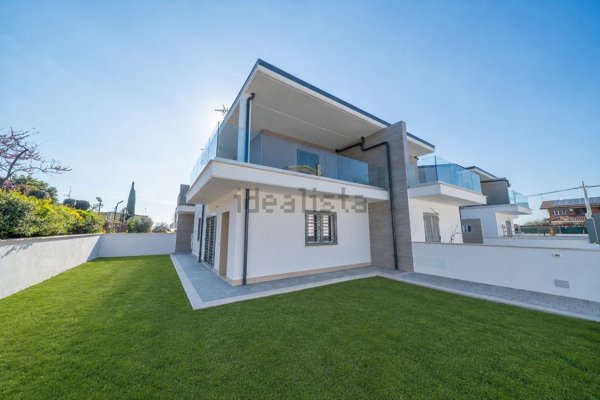 casa indipendente in vendita a Guidonia Montecelio in zona Guidonia